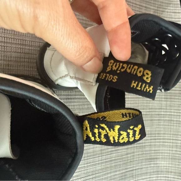 Dr. Martens White Leather Ankle Boots Size 2 - Picture 12 of 12